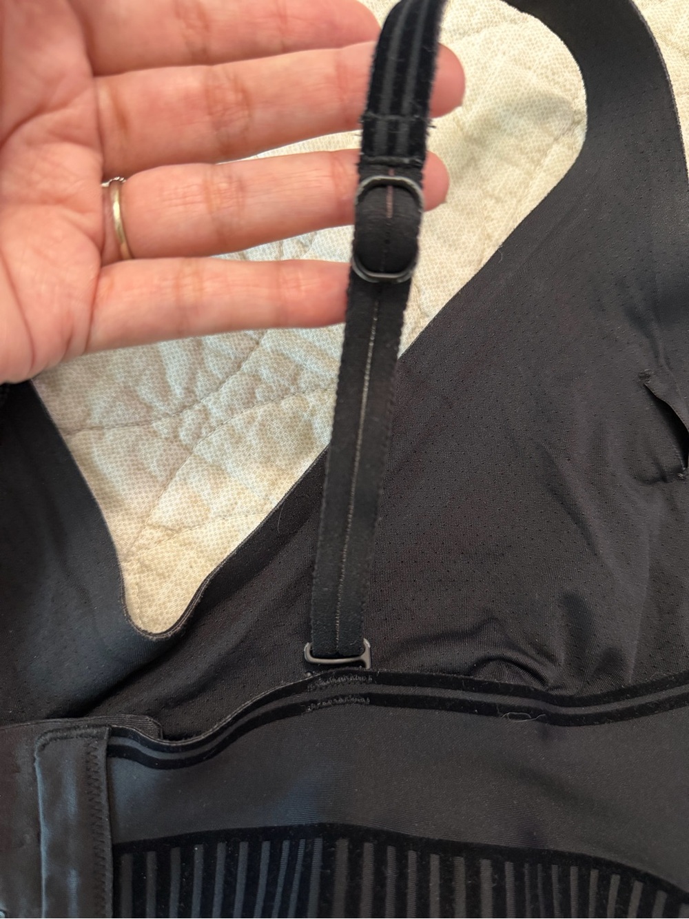 ALO Yoga Black V-Neck Signature Airlift Sports Bra - Picture 4 of 5